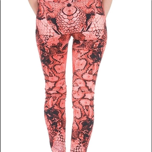 Hudson Nico Mid Rise Super Skinny Red Snake Skin - Picture 2 of 3